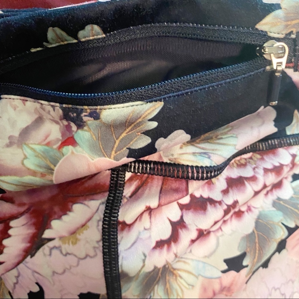 ATHLETA Run Free Garden Party 7/8 Leggings Pants Running Yoga Size:  MT - Picture 9 of 15